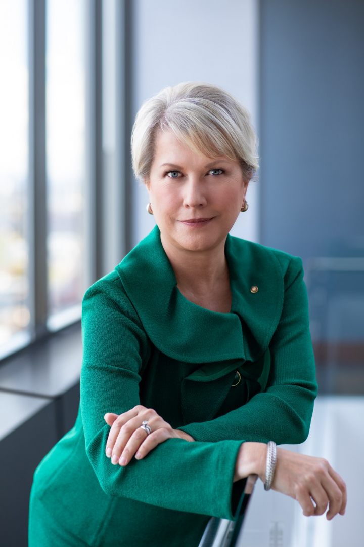 ROTARYS ØVERSTE LEDER TIL ÅLESUND OG ULSTEINVIK